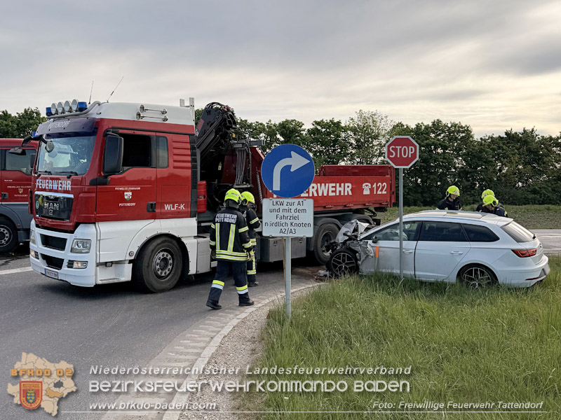 20260505_Verkehrsunfall mit drei Fahrzeugen auf der L157 bei Tattendorf Foto: Rene�Hofmann / FF Tattendorf