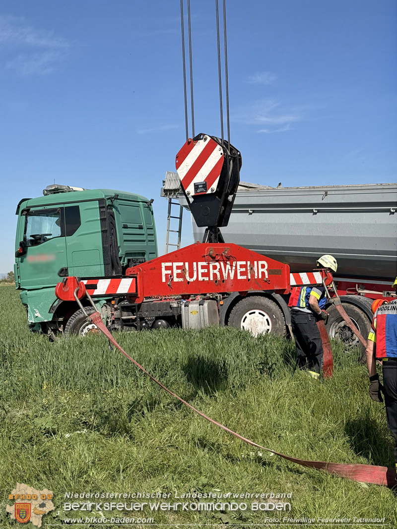 20260505_Verkehrsunfall mit drei Fahrzeugen auf der L157 bei Tattendorf Foto: Rene�Hofmann / FF Tattendorf