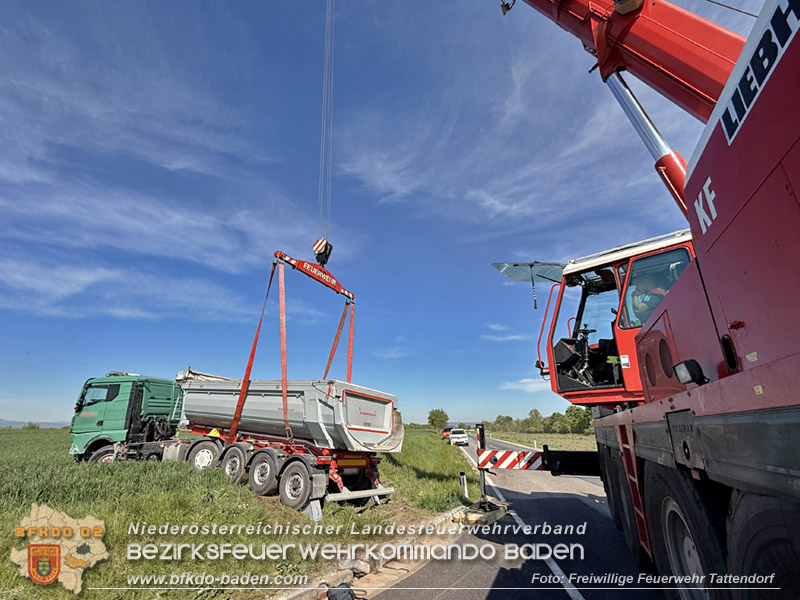 20260505_Verkehrsunfall mit drei Fahrzeugen auf der L157 bei Tattendorf Foto: Rene�Hofmann / FF Tattendorf
