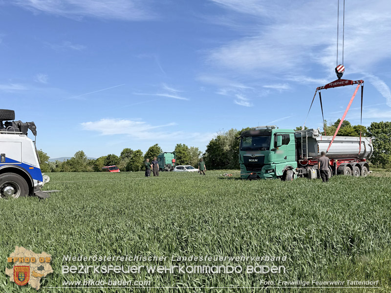 20260505_Verkehrsunfall mit drei Fahrzeugen auf der L157 bei Tattendorf Foto: Rene�Hofmann / FF Tattendorf