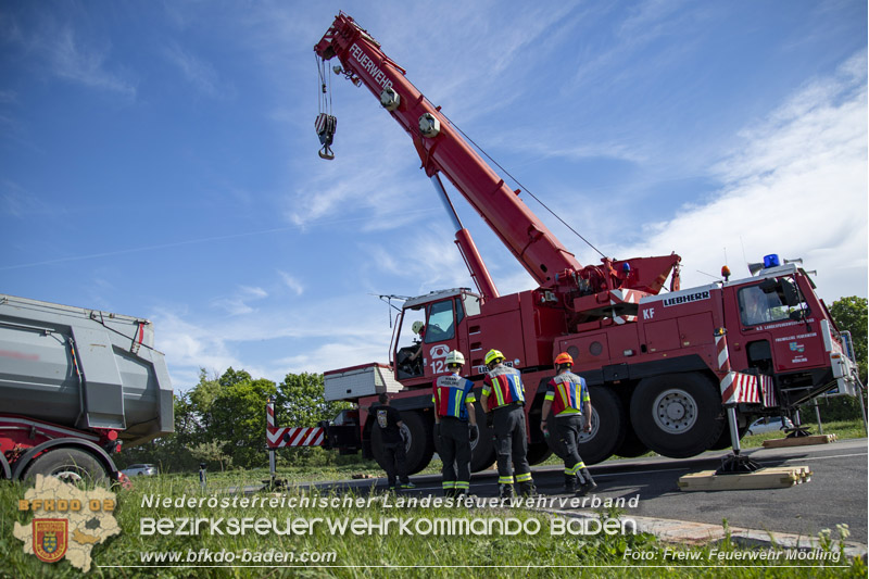 20260505_Verkehrsunfall mit drei Fahrzeugen auf der L157 bei Tattendorf Foto: FF M�dling