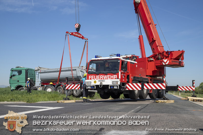 20260505_Verkehrsunfall mit drei Fahrzeugen auf der L157 bei Tattendorf Foto: FF M�dling