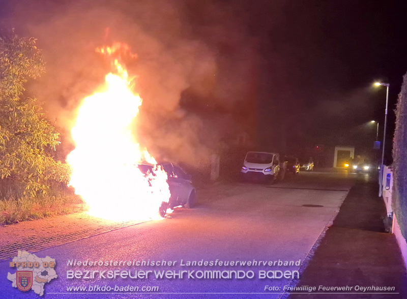 20260512_Geparktes Elektrofahrzeug f�ngt pl�tzlich in Oeynhausen Feuer  Foto: Thomas Fontner FF Oeynhausen