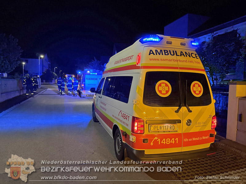 20260512_Geparktes Elektrofahrzeug f�ngt pl�tzlich in Oeynhausen Feuer Foto: Stefan Schneider BFKDO BADEN