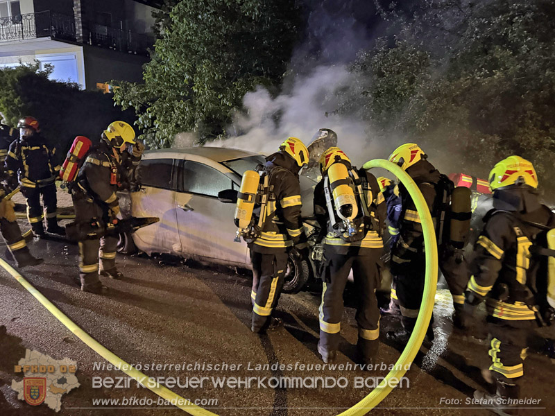 20260512_Geparktes Elektrofahrzeug f�ngt pl�tzlich in Oeynhausen Feuer Foto: Stefan Schneider BFKDO BADEN