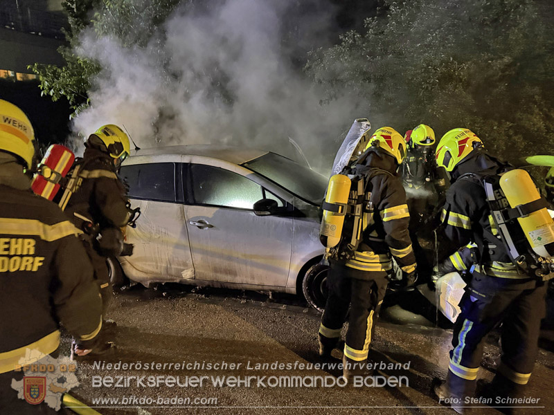 20260512_Geparktes Elektrofahrzeug f�ngt pl�tzlich in Oeynhausen Feuer Foto: Stefan Schneider BFKDO BADEN