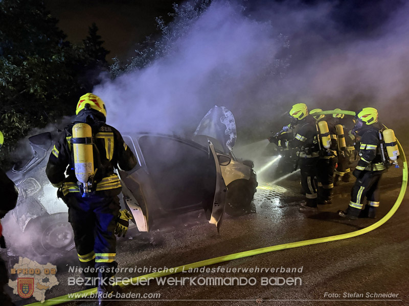 20260512_Geparktes Elektrofahrzeug f�ngt pl�tzlich in Oeynhausen Feuer Foto: Stefan Schneider BFKDO BADEN