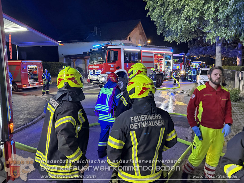 20260512_Geparktes Elektrofahrzeug f�ngt pl�tzlich in Oeynhausen Feuer Foto: Stefan Schneider BFKDO BADEN