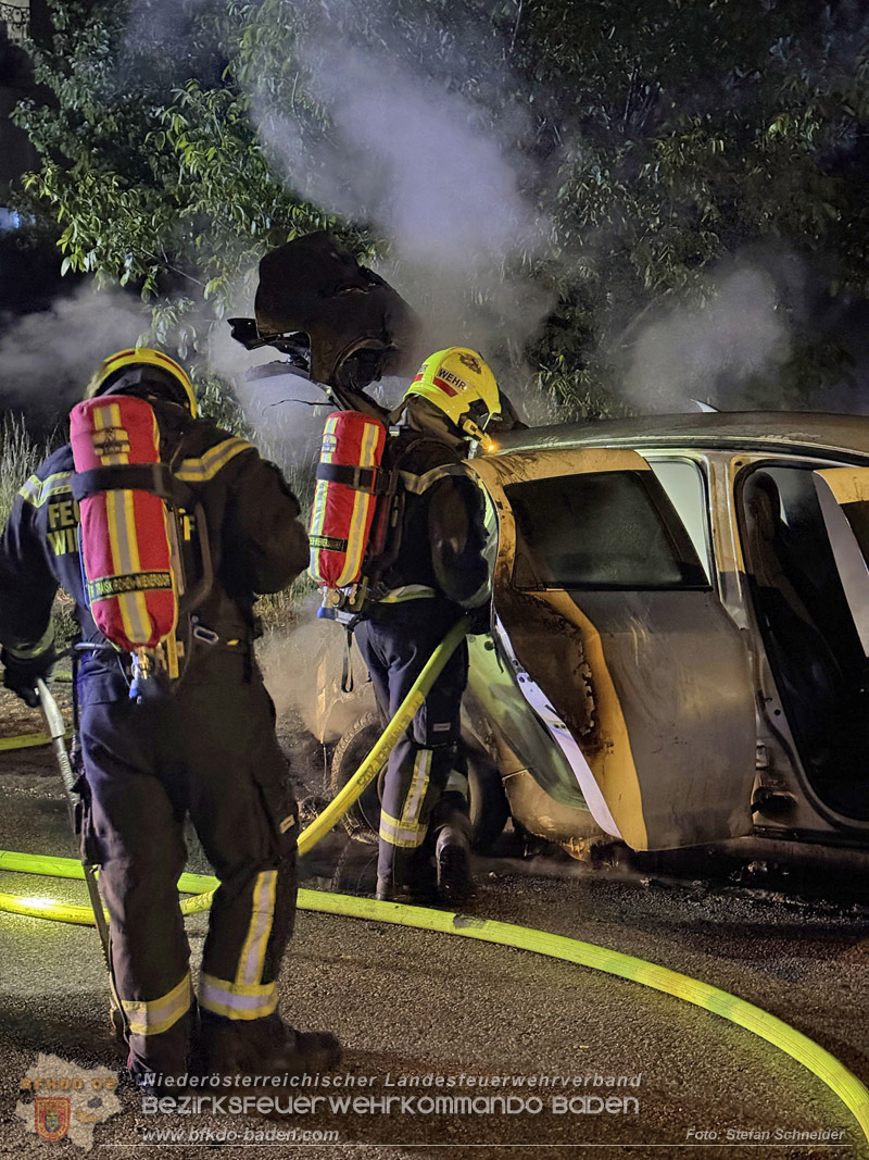 20260512_Geparktes Elektrofahrzeug f�ngt pl�tzlich in Oeynhausen Feuer Foto: Stefan Schneider BFKDO BADEN