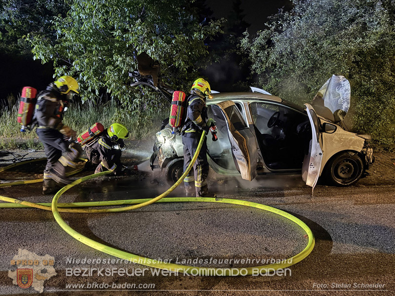 20260512_Geparktes Elektrofahrzeug f�ngt pl�tzlich in Oeynhausen Feuer Foto: Stefan Schneider BFKDO BADEN