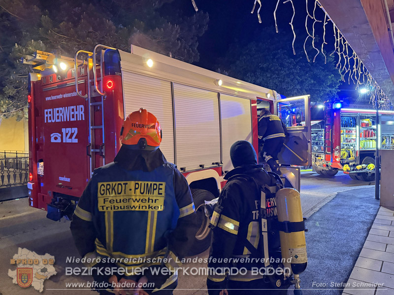 20260512_Geparktes Elektrofahrzeug f�ngt pl�tzlich in Oeynhausen Feuer Foto: Stefan Schneider BFKDO BADEN