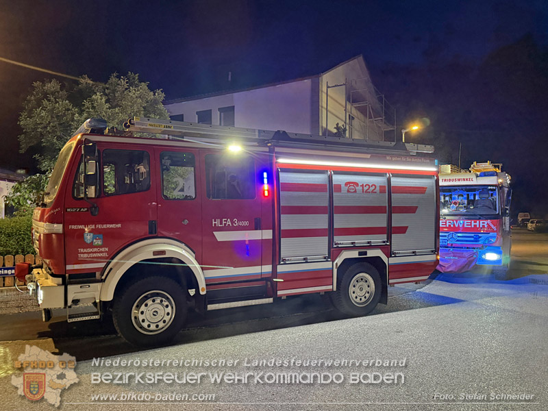 20260512_Geparktes Elektrofahrzeug f�ngt pl�tzlich in Oeynhausen Feuer Foto: Stefan Schneider BFKDO BADEN