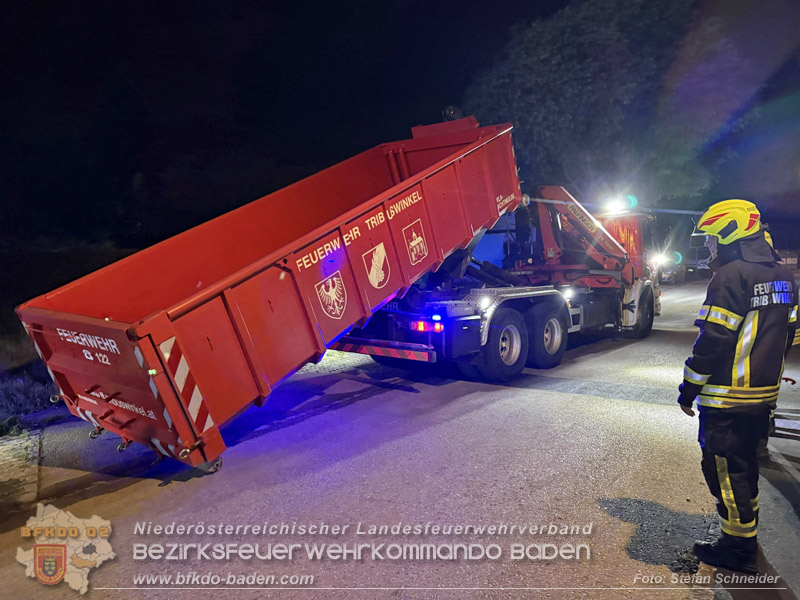 20260512_Geparktes Elektrofahrzeug f�ngt pl�tzlich in Oeynhausen Feuer Foto: Stefan Schneider BFKDO BADEN