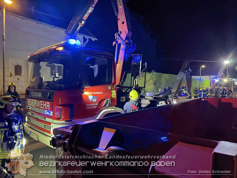 20260512_Geparktes Elektrofahrzeug f�ngt pl�tzlich in Oeynhausen Feuer Foto: Stefan Schneider BFKDO BADEN
