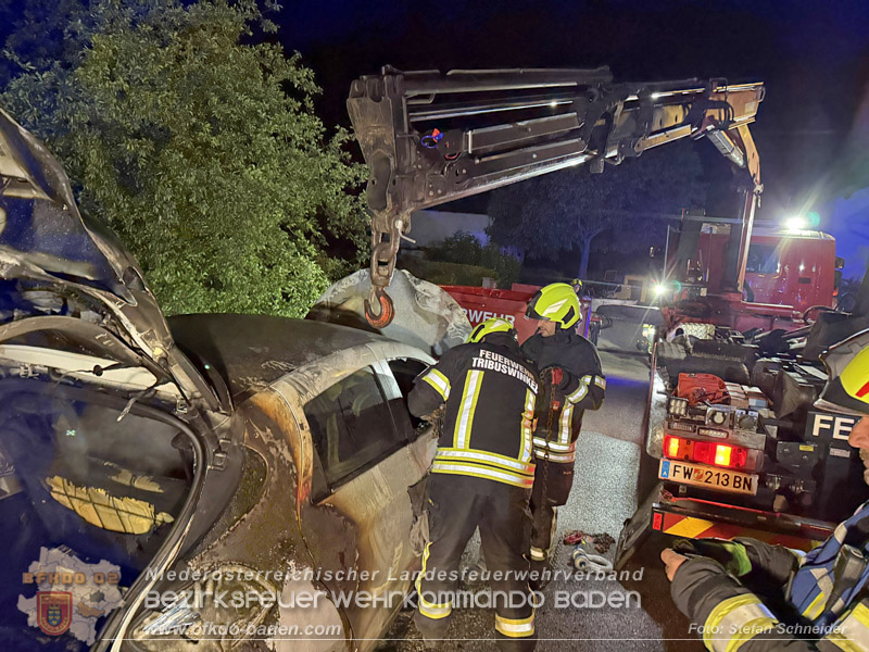 20260512_Geparktes Elektrofahrzeug f�ngt pl�tzlich in Oeynhausen Feuer Foto: Stefan Schneider BFKDO BADEN