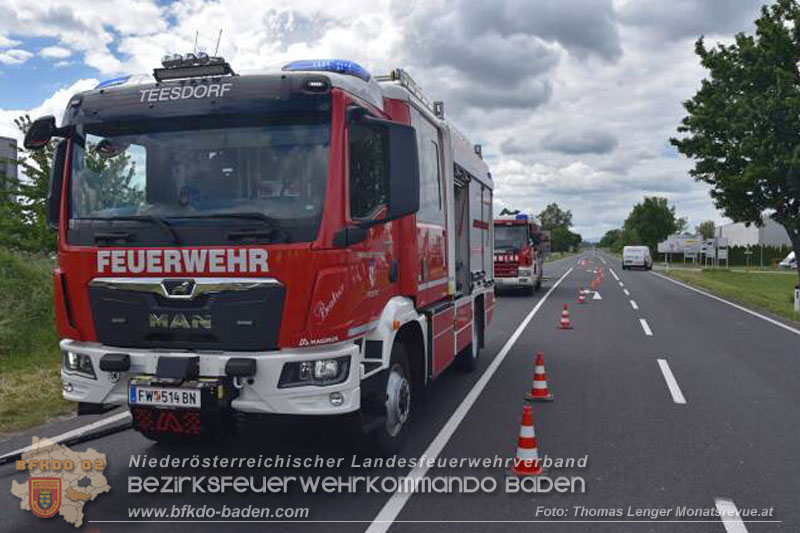 20260521_LKW-Sattelzug verunfallt auf der B17 H�he Gewerbepark Teesdorf Foto: Thomas Lenger Monatsrevue.at