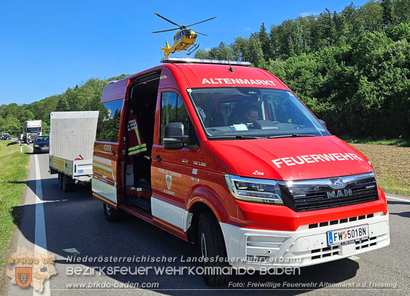 20260528_Motorradunfall fordert ein Menschenleben auf der B18 zwischen Kaumberg (Bezirk LF) und Altenmarkt/Triesting (Bezirk BN)  Foto: FF Altenmarkt/Triesting