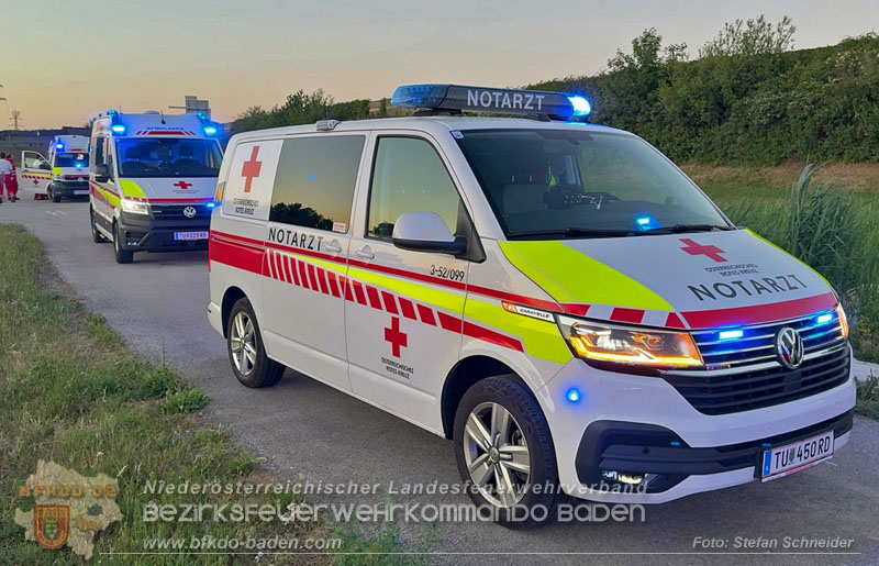 20260529_Verkehrsunfall mit Fahrzeugbrand auf der A2 Auffahrt Kottingbrunn Foto: Stefan Schneider BFKDO BADEN