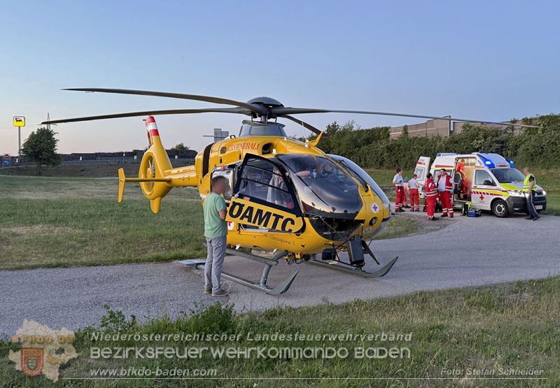 20260529_Verkehrsunfall mit Fahrzeugbrand auf der A2 Auffahrt Kottingbrunn Foto: Stefan Schneider BFKDO BADEN