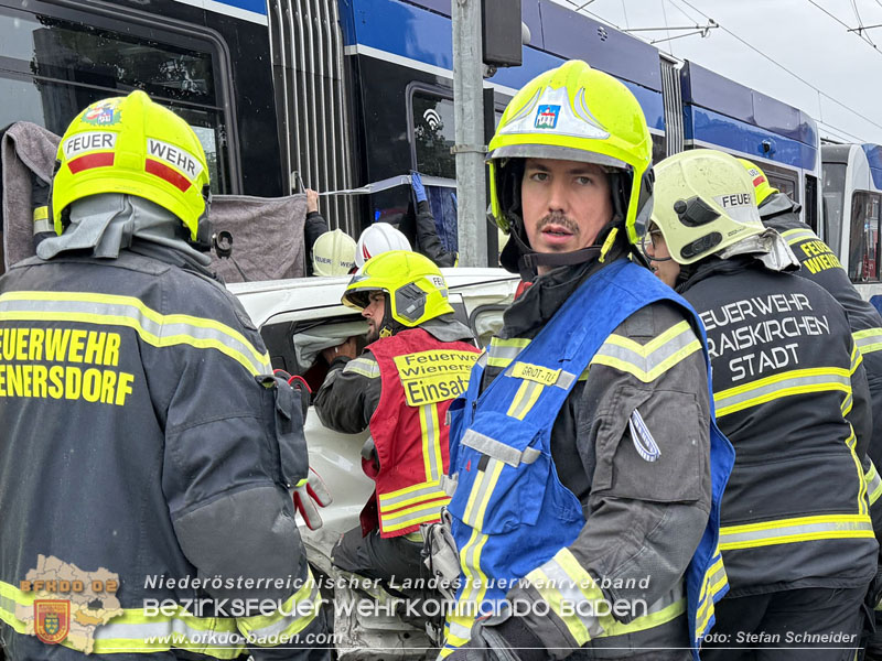 20260603_Verkehrsunfall auf Badner-Bahn �bergang in Traiskirchen  Foto: Stefan Schneider BFKDO BADEN