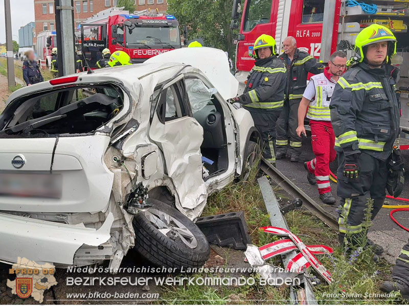20260603_Verkehrsunfall auf Badner-Bahn �bergang in Traiskirchen  Foto: Stefan Schneider BFKDO BADEN