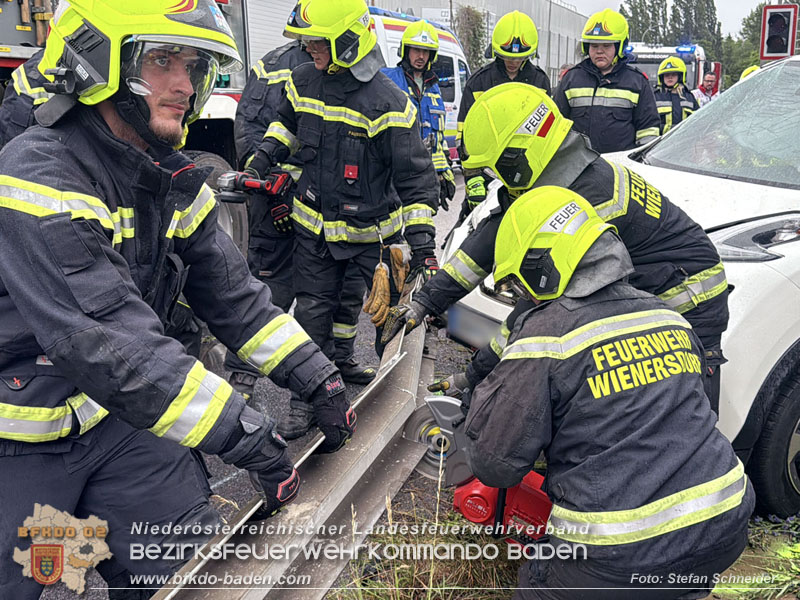 20260603_Verkehrsunfall auf Badner-Bahn �bergang in Traiskirchen  Foto: Stefan Schneider BFKDO BADEN