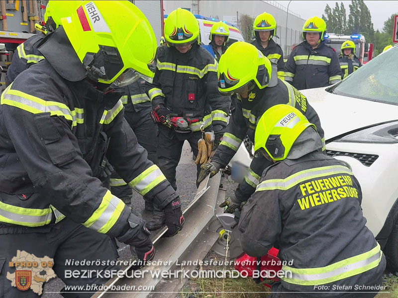 20260603_Verkehrsunfall auf Badner-Bahn �bergang in Traiskirchen  Foto: Stefan Schneider BFKDO BADEN