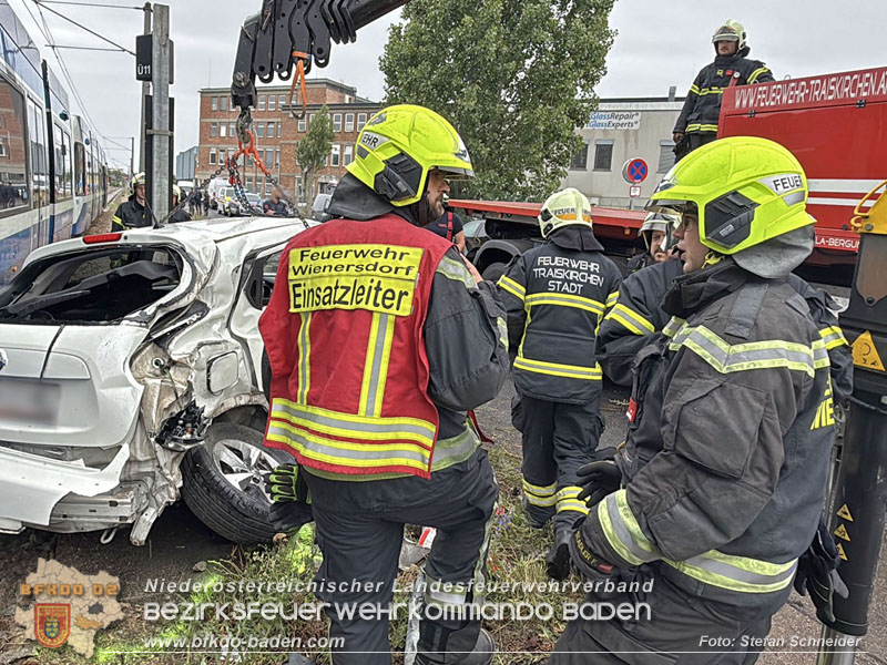 20260603_Verkehrsunfall auf Badner-Bahn �bergang in Traiskirchen  Foto: Stefan Schneider BFKDO BADEN