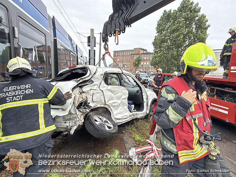 20260603_Verkehrsunfall auf Badner-Bahn �bergang in Traiskirchen  Foto: Stefan Schneider BFKDO BADEN