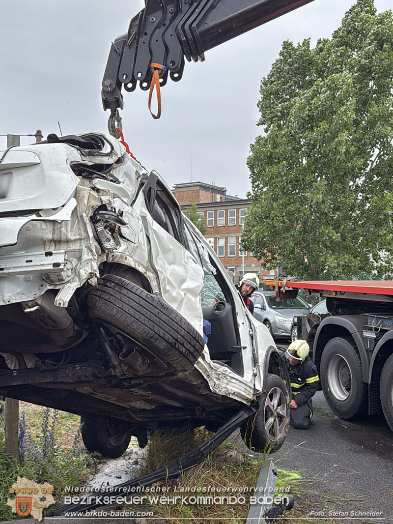 20260603_Verkehrsunfall auf Badner-Bahn �bergang in Traiskirchen  Foto: Stefan Schneider BFKDO BADEN
