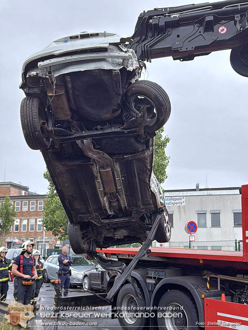 20260603_Verkehrsunfall auf Badner-Bahn �bergang in Traiskirchen  Foto: Stefan Schneider BFKDO BADEN