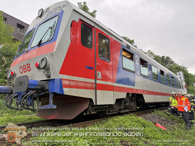 20260603_Triebwagen f�ngt Feuer auf der Triestingtal Bahnstrecke bei Enzesfeld  Foto: Stefan Schneider BFKDO BADEN