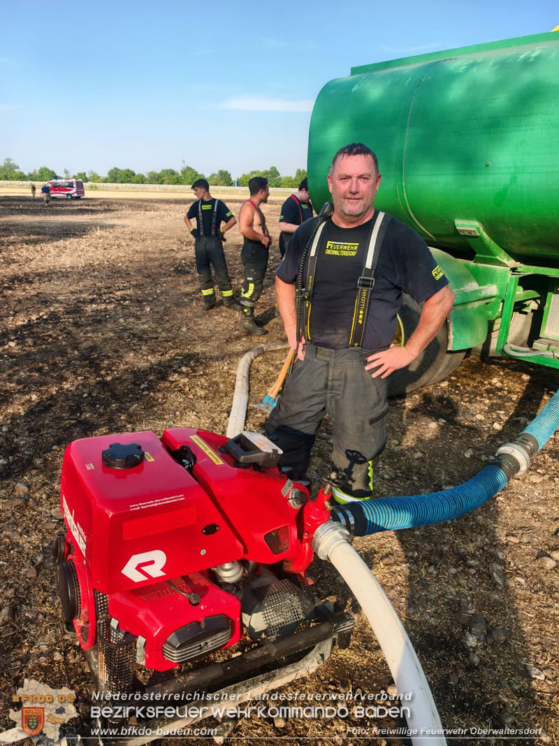 20260630_Flur- und Waldbrand zwischen Ebreichsdorf und Oberwaltersdorf durch f�nf Feuerwehren erfolgreich bek�mpft