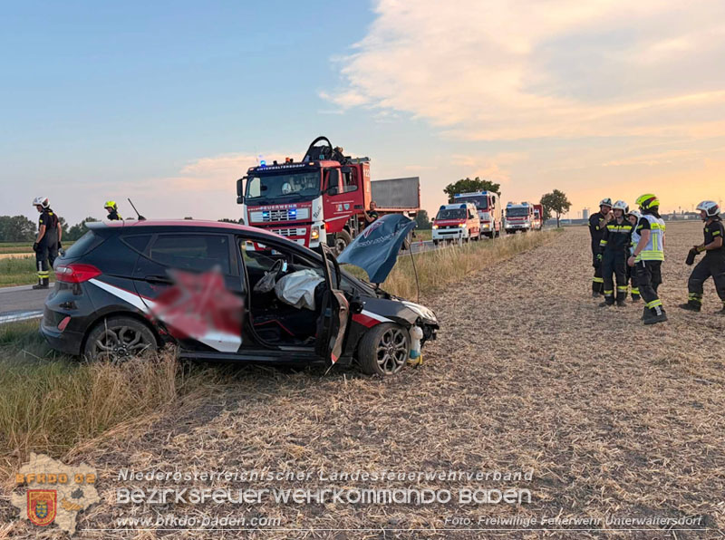 20260630_Verkehrsunfall mit vermeintlichem Fahrzeugbrand auf der B60  Foto: FF Unterwaltersdorf