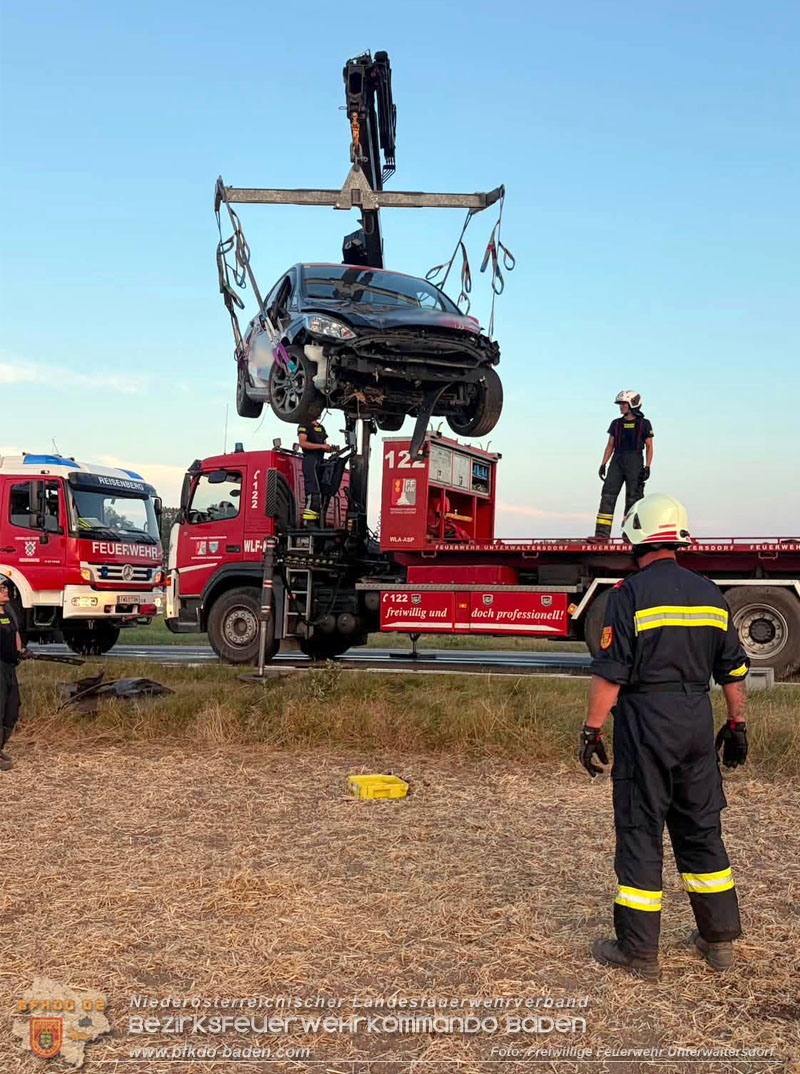 20260630_Verkehrsunfall mit vermeintlichem Fahrzeugbrand auf der B60  Foto: FF Unterwaltersdorf