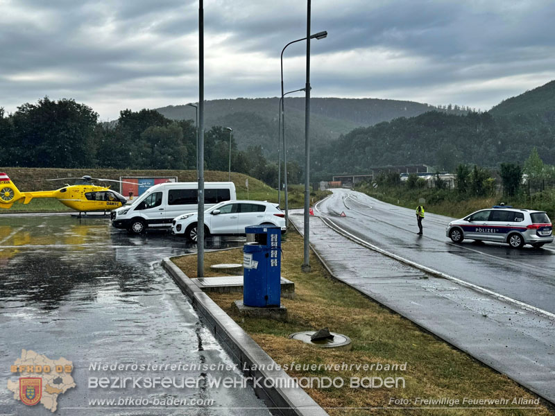 20260705_Verkehrsunfall auf der L110 bei Alland mit Motorrad und PKW  Foto: FF Alland