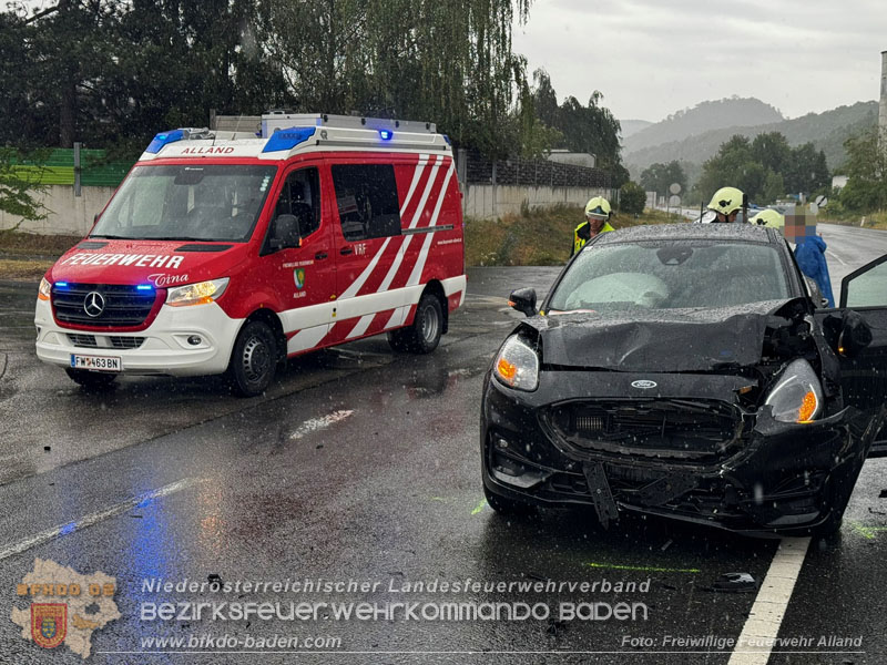 20260705_Verkehrsunfall auf der L110 bei Alland mit Motorrad und PKW  Foto: FF Alland