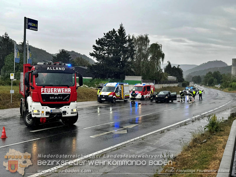 20260705_Verkehrsunfall auf der L110 bei Alland mit Motorrad und PKW  Foto: FF Alland