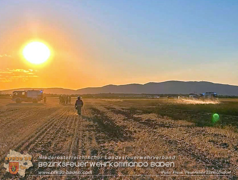 20260709_Vegetationsbrand auf einem Feld zwischen Oberwaltersdorf und Ebreichsdorf Foto: Freiwillige Feuerwehr Ebreichsdorf 20260709_Vegetationsbrand auf einem Feld zwischen Oberwaltersdorf und Ebreichsdorf Foto: Freiwillige Feuerwehr Ebreichsdorf