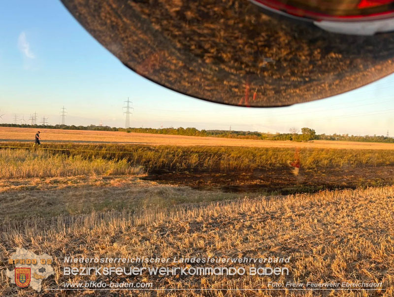 20260709_Vegetationsbrand auf einem Feld zwischen Oberwaltersdorf und Ebreichsdorf Foto: Freiwillige Feuerwehr Ebreichsdorf 20260709_Vegetationsbrand auf einem Feld zwischen Oberwaltersdorf und Ebreichsdorf Foto: Freiwillige Feuerwehr Ebreichsdorf