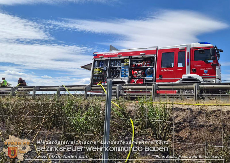 20260710_Vegetationsbrand direkt neben der A3 H�he Ebreichsdorf NORD  Foto: FF Ebreichsdorf