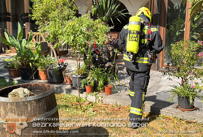 20260711_Brand eines PV-Speichers in Baden Ortsteil Weikersdorf Foto: Stefan Schneider BFKDO BADEN