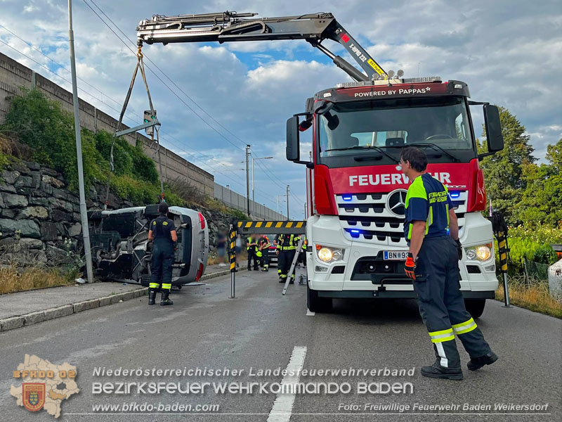 20260717_Verkehrsunfall auf der Badener Dammgasse LB212  Foto: Freiwillige Feuerwehr Baden Weikersdorf