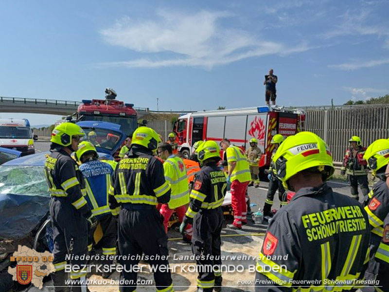 20260730_Menschenrettung nach Verkehrsunfall PKW gegen LKW auf der B17 bei Sollenau  Foto: FF Sch&ouml;nau/Triesting