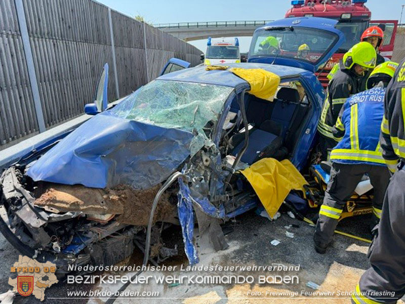 20260730_Menschenrettung nach Verkehrsunfall PKW gegen LKW auf der B17 bei Sollenau  Foto: FF Sch&ouml;nau/Triesting