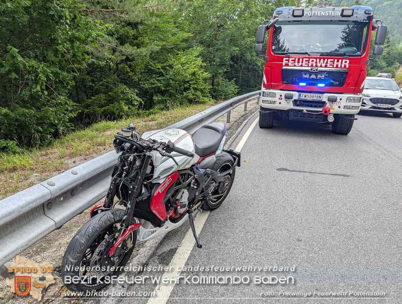 20260802_Verkehrsunfall auf beliebter Motorradstrecke "Am Hals" Pottenstein  Foto: Gerald Schwarz FF Pottenstein