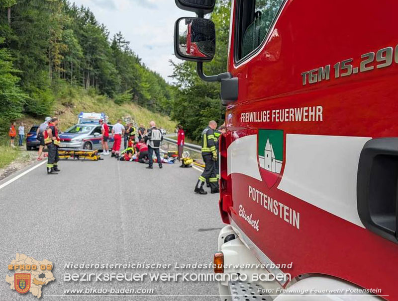 20260802_Verkehrsunfall auf beliebter Motorradstrecke "Am Hals" Pottenstein  Foto: Gerald Schwarz FF Pottenstein