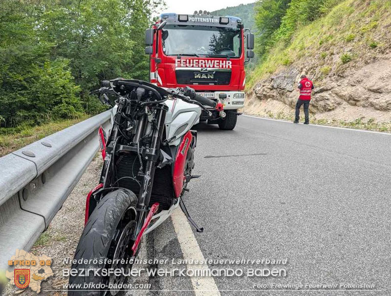 20260802_Verkehrsunfall auf beliebter Motorradstrecke "Am Hals" Pottenstein  Foto: Gerald Schwarz FF Pottenstein