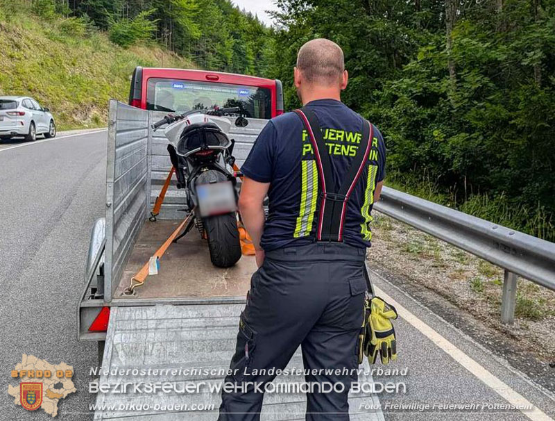 20260802_Verkehrsunfall auf beliebter Motorradstrecke "Am Hals" Pottenstein  Foto: Gerald Schwarz FF Pottenstein