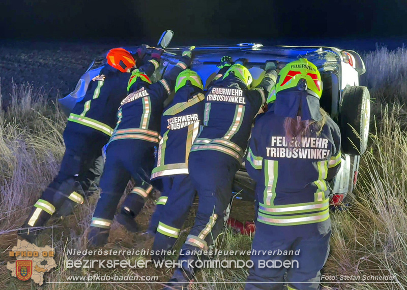 20260812_Verkehrsunfall miet einem SUV auf der Leesdorferstra�e bei Tribuswinkel - Foto: Stefan Schneider BFKDO BADEN